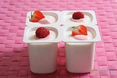 酸奶与牛奶哪个更营养：酸奶热量比牛奶稍高